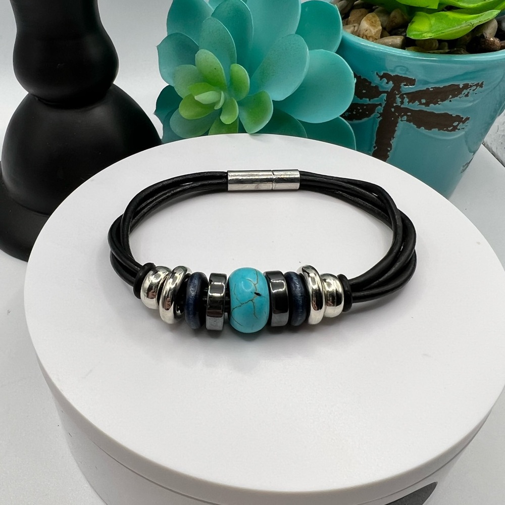 Fashion Jewelry Bracelet W/ Magnetic Closure‎ NEW